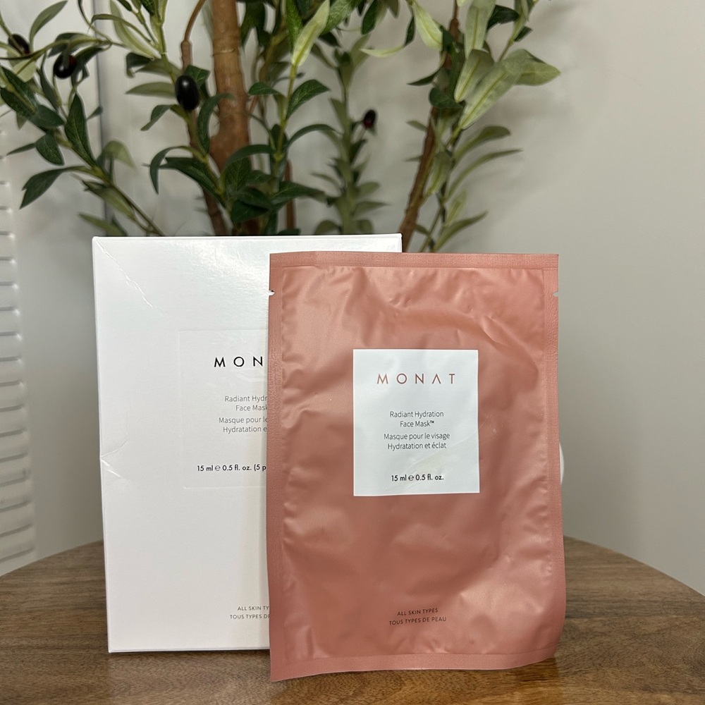 Monat Radiant Hydration Face Mask